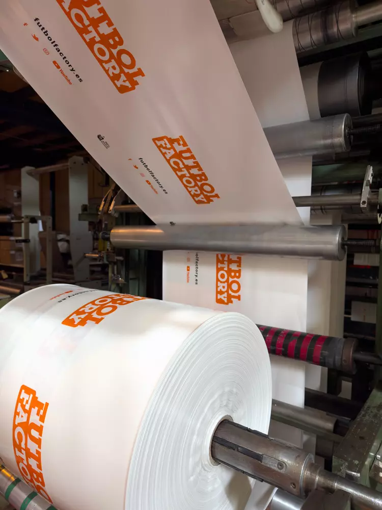 mpresión personalizadas de bobinas de polietileno en fábrica - Plásticos Coimbra Móstoles